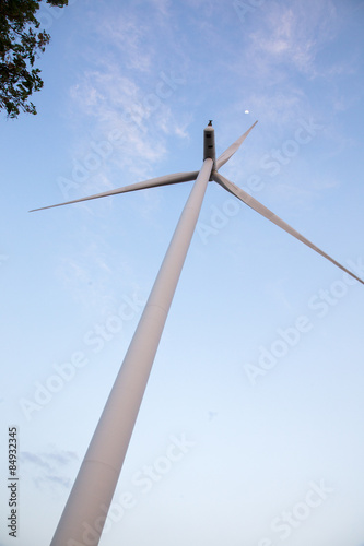 Windmills for renewable electric energy production © Blackbird6911