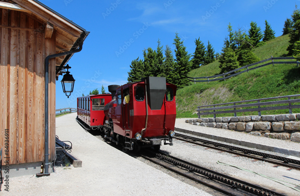 Schafbergbahn / Die Schafbergbahn ist eine meterspurige Zahnradbahn in Österreich. Sie führt von St. Wolfgang am Wolfgangsee hinauf auf den Schafberg (1782 m).