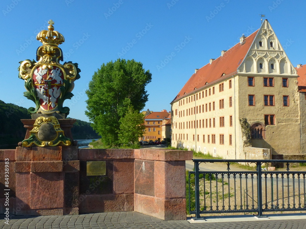 Wappenstein auf der Pöppelmannbrücke in Grimma; Schloss