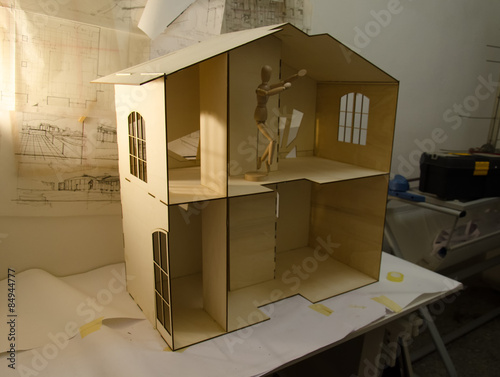 Dollhouse and drawings of the project © Lineas@1703