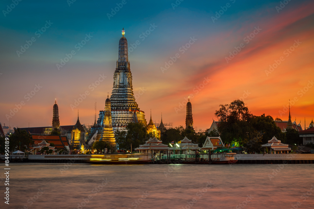 Wat Arun - The Temple of Dawn in Bangkok, Thailand