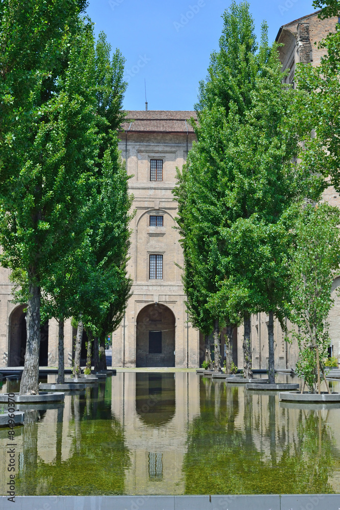 Parma - Piazzale della Pace col Palazzo della Pilotta