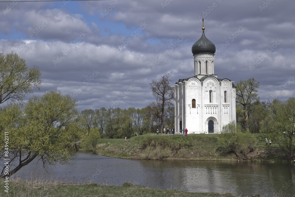 Храм Покрова на Нерли. Храм Покрова на Нерли.