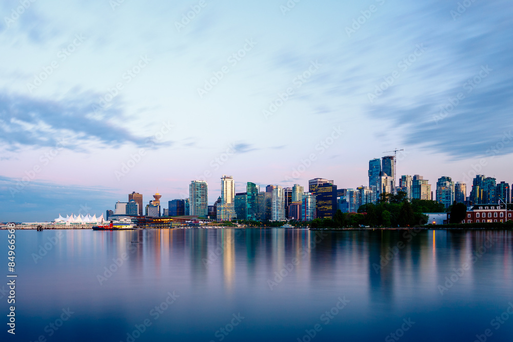 Obraz premium Vancouver Skyline o zachodzie słońca