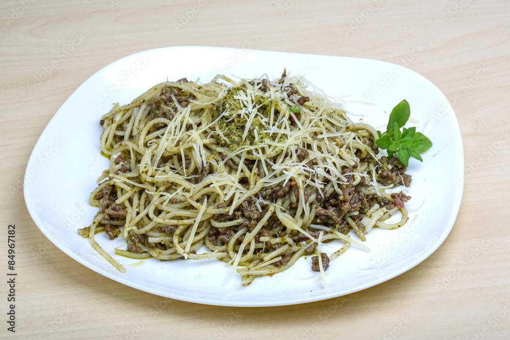 Pasta with beef and pesto