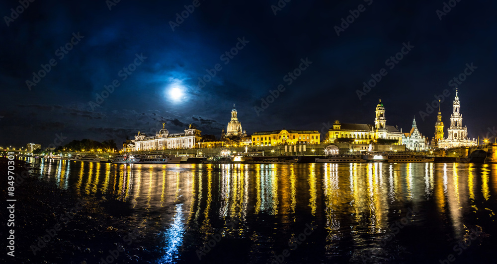 Obraz premium Dresden in night