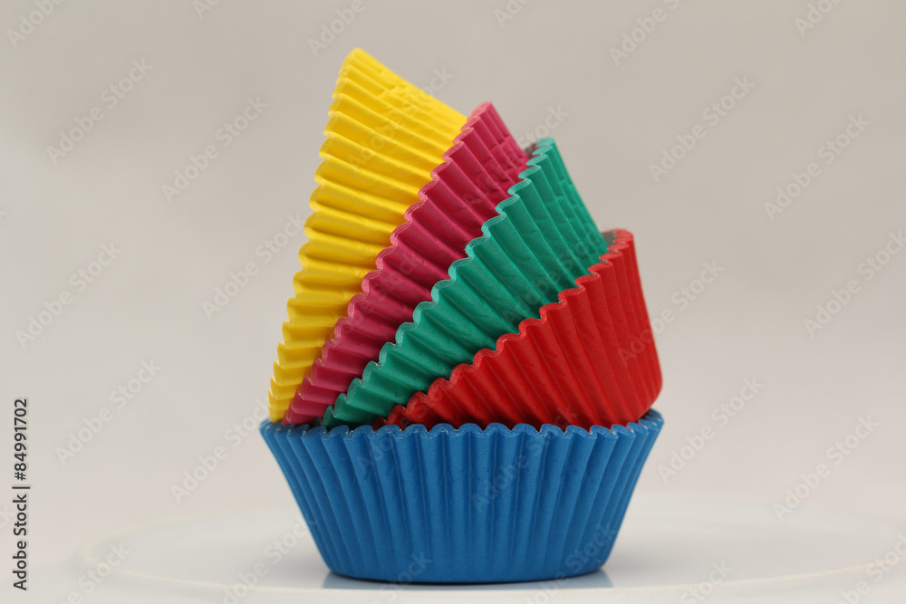 Coloured Paper Pans baking cups for cupcakes and muffins Coloured Paper Pans baking cups for cupcakes and muffins