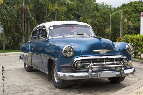 Old blue car in Cuba