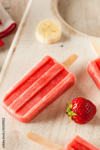 Homemade Strawberry and Banana Popsicles