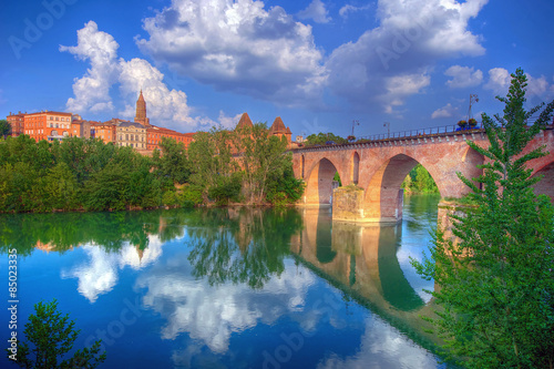 Fotografie, Obraz Montauban - Old Bridge and the River Tarn, France