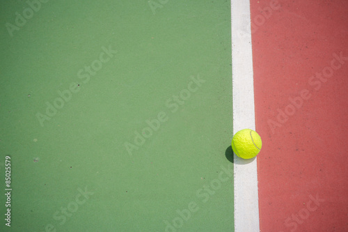 Tennis Ball on the Court © FAMILY STOCK