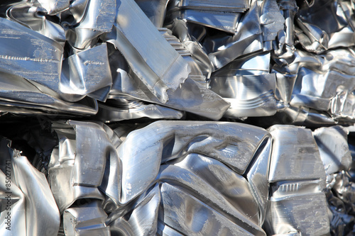 Aluminium pressed together for recycling