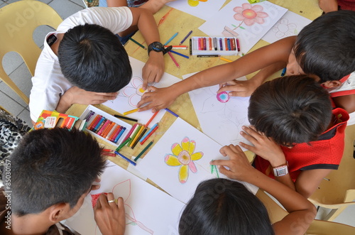 Quadro su tela Children drawing in art workshop