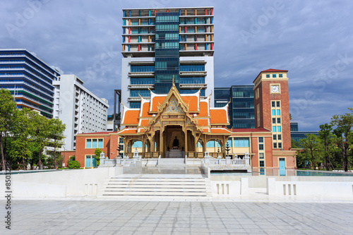 Siriraj Piyamaharajkarun Hospital photo