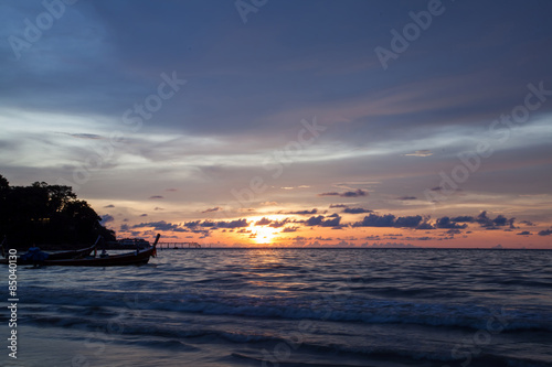 Sunset Patong beach, Phuket, Thailand © eak8dda