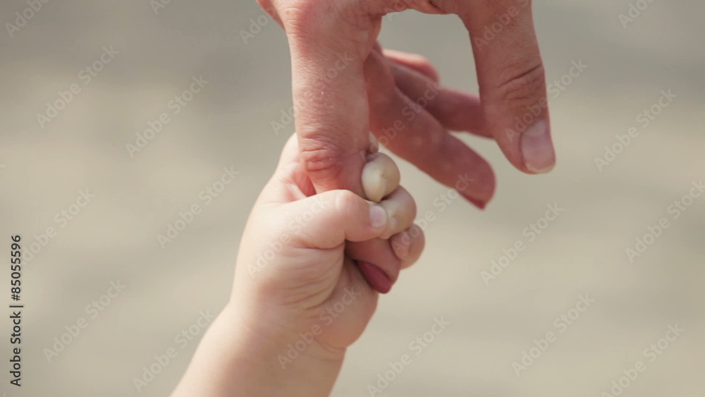 Finger in hand Finger in hand