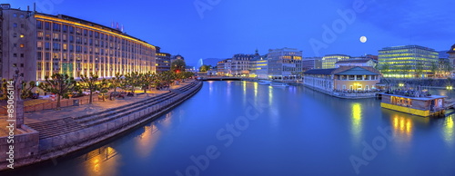 Urban view with famous fountain and Rhone river, Geneva