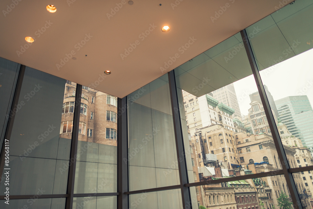 Fototapeta premium Manhattan skyline z nowoczesnych ogromnych okien