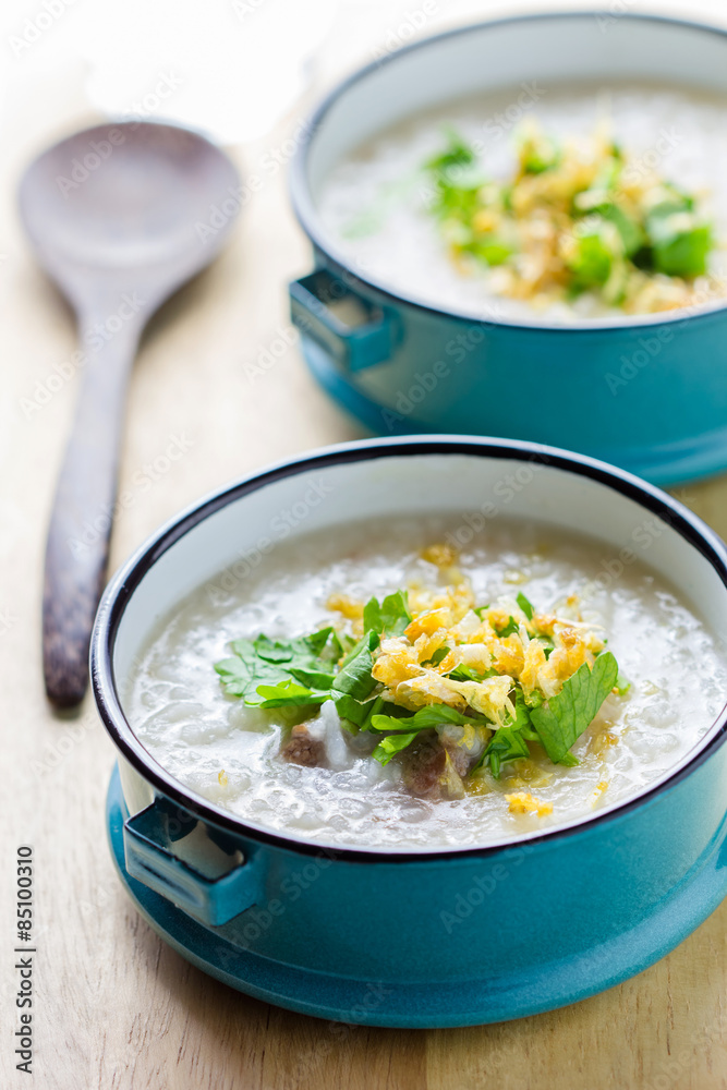 Rice congee mixed with meat