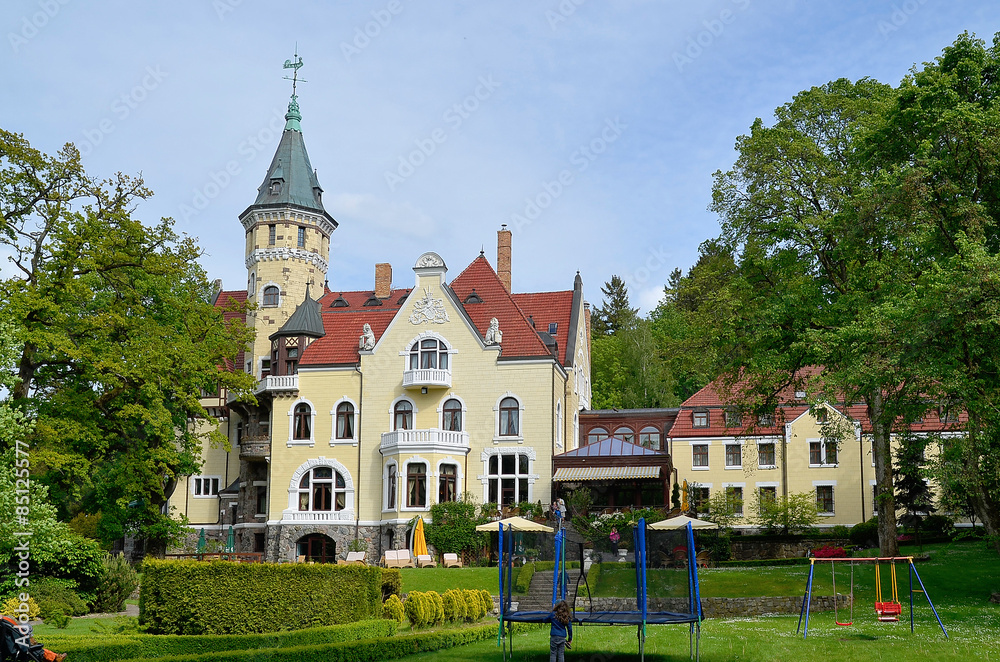 Bursztynowy Pałac rodu von Kameke,
Strzekęcino (zachodnio pomorskie)