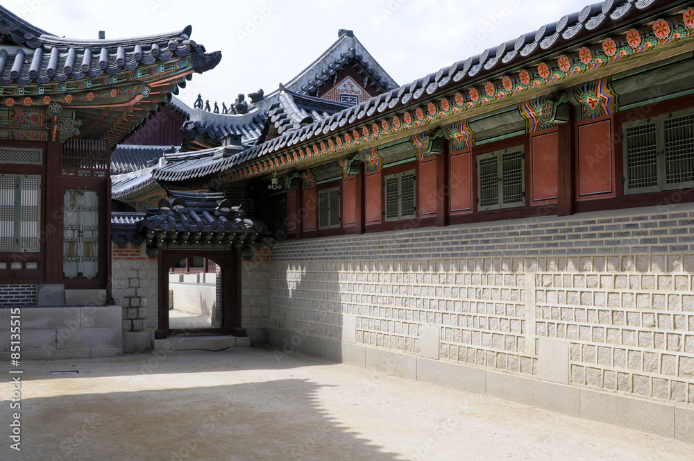 Fototapeta premium Gyeongbok Palace building house Seoul south korea famous historical architecture photo