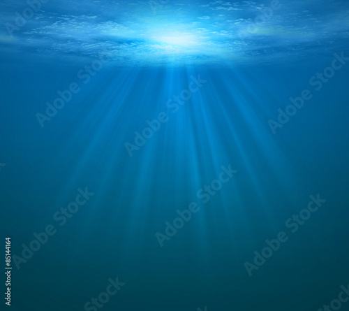 Underwater light © trahko