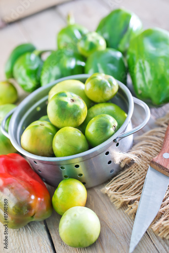 green tomato and pepper