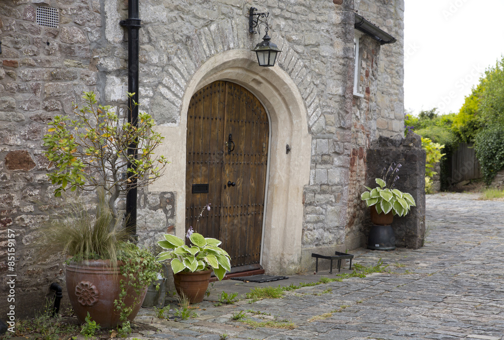 Naklejka premium Old tudor doorway