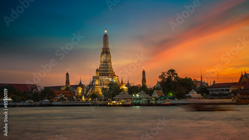 Wat Arun - the Temple of Dawn in Bangkok, Thailand © coward_lion