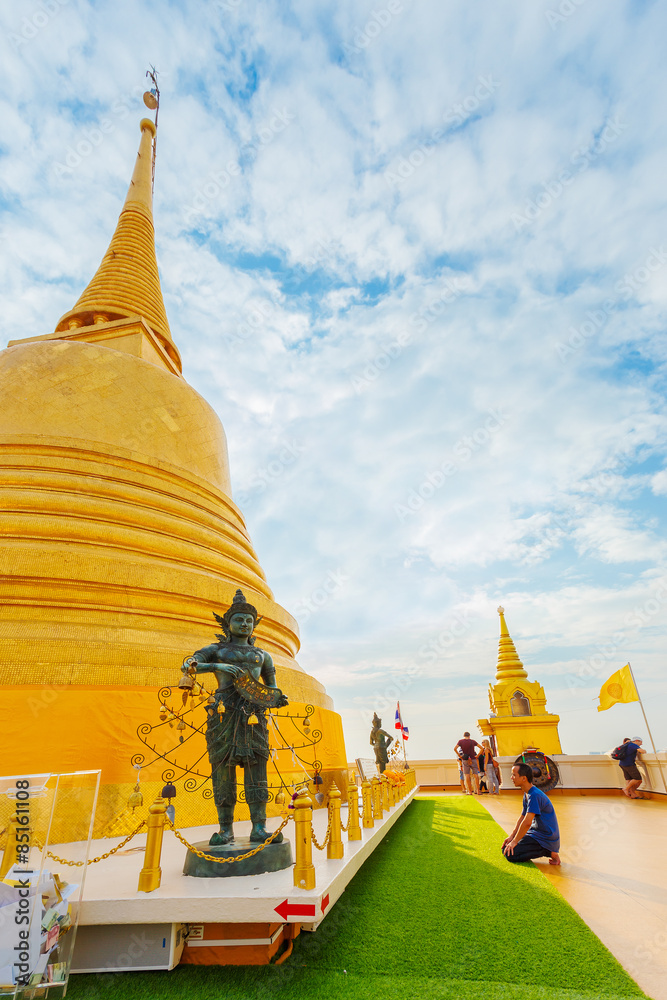 Naklejka premium Golden Mountain Temple in Bangkok, Thailand