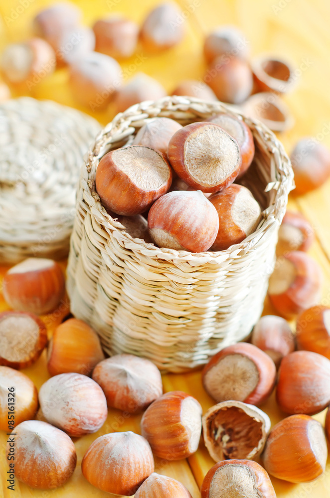 nuts nuts