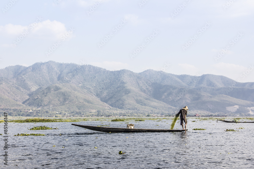 Naklejka premium fisherman at Inle lake