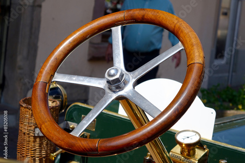 steering wheel photo