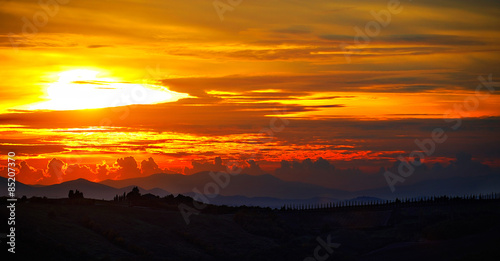 Fototapeta Naklejka Na Ścianę i Meble -  Sunset in Tuscany