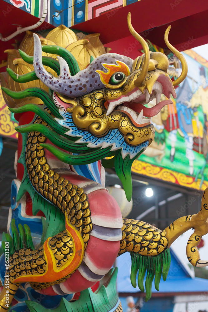 Fototapeta premium Dragon in Chinese temple 