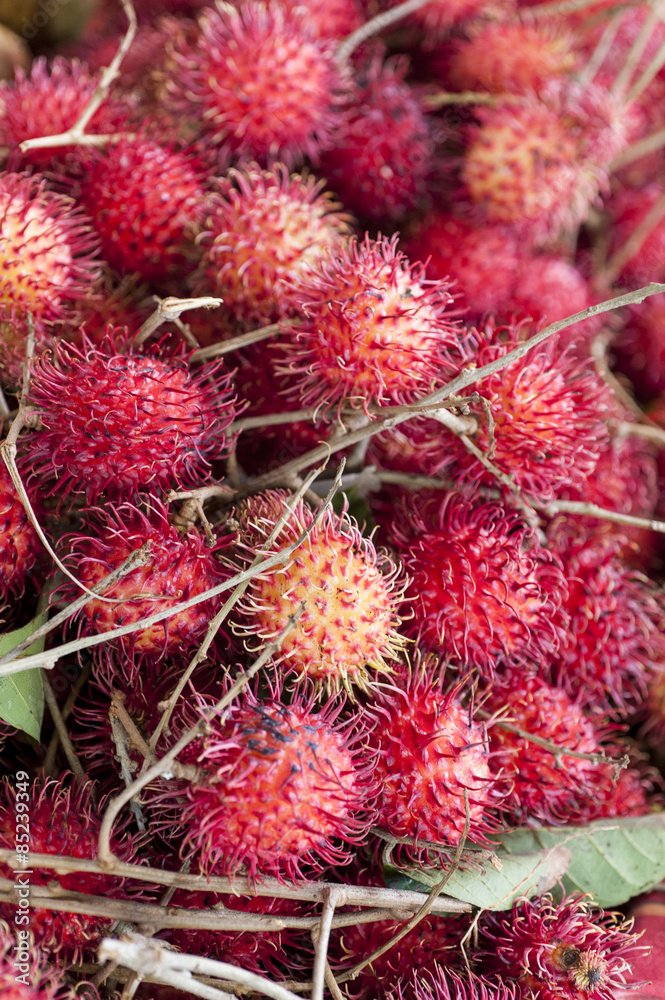 rambutan frutta nel mercato di Fort de France in Martinica
