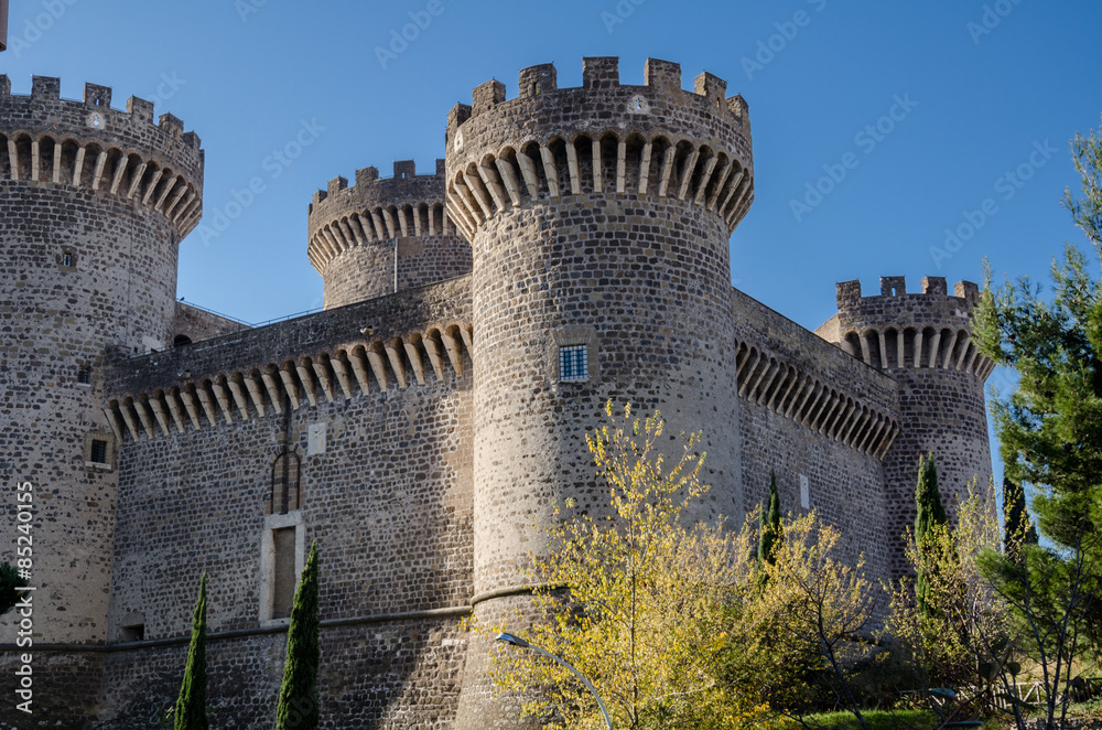 Rocca pia / Fortezza al centro di Tivoli adibita negli anni a varie funzioni,