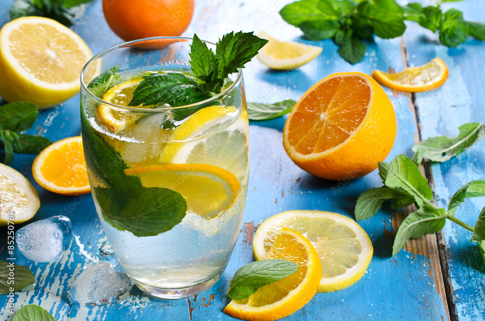 Fototapeta premium Drink with citrus