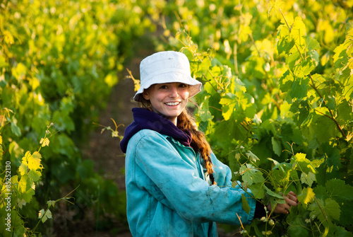 Ragazza in agricoltura photo