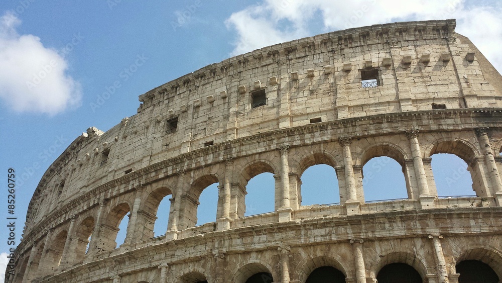 Colosseo frontale 1