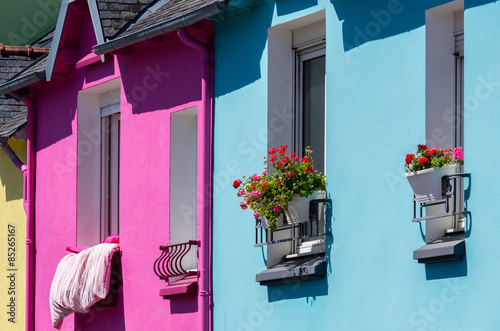 Façade de maisons colorées photo