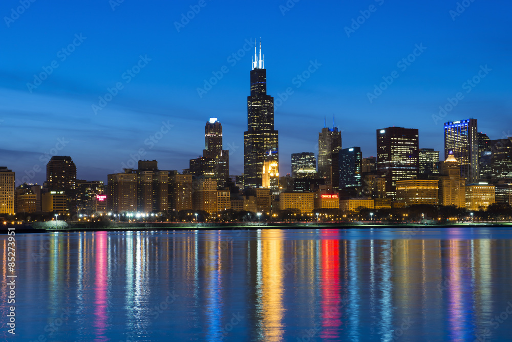 Naklejka premium City of Chicago Skyline i Night Lights