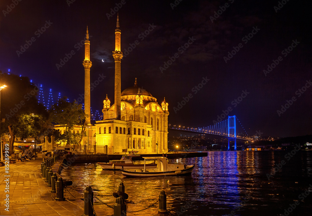 Ortakoy Mecidiye mosque the Bosphorus Bridge