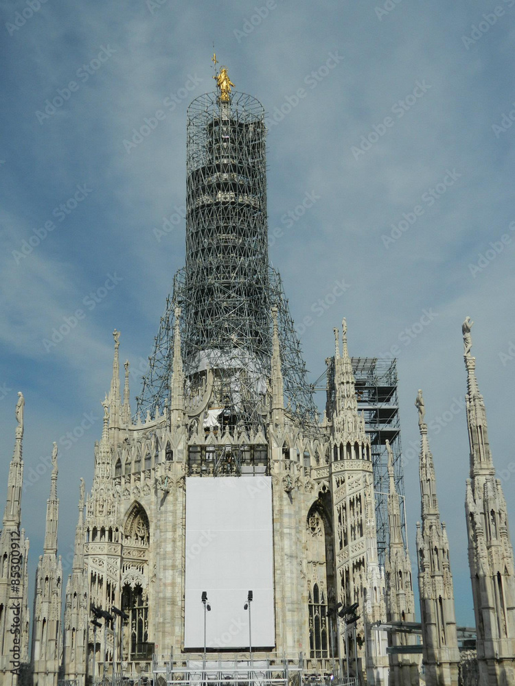Milano Dome ( Duomo ) The cathedral was built over several hundred years in a number of contrasting styles and the quality of the workmanship varies markedly. Milano Dome ( Duomo ) The cathedral was built over several hundred years in a number of contrasting styles and the quality of the workmanship varies markedly.
