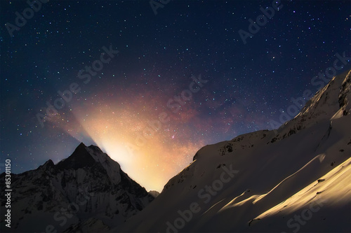 Fotobehang Moonrise in Himalayas