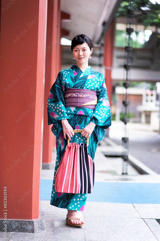 浴衣の女性 浴衣の女性