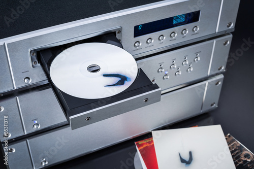 Photos the installation CD to your player