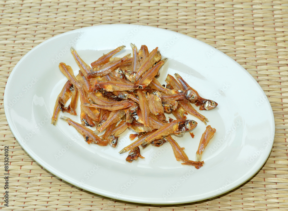 fried anchovy