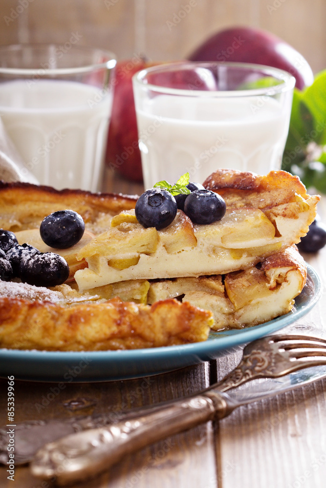 Cinnamon Apple Dutch baby pancake
