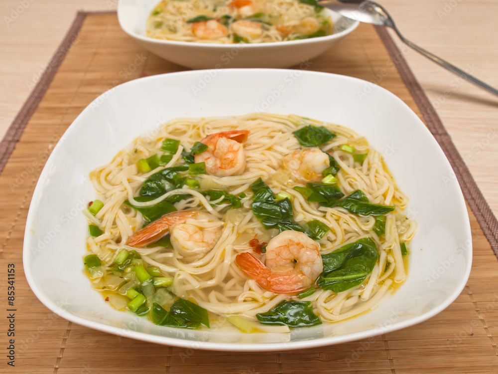 Shrimp soup with noodles